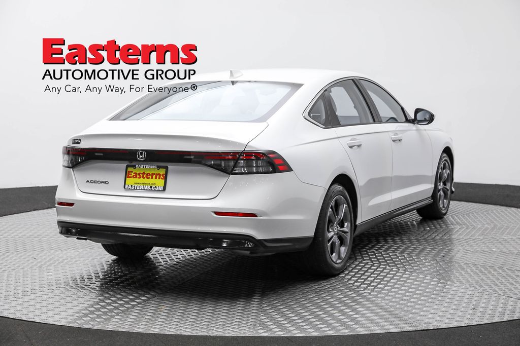Vehicle image 25 of 98
