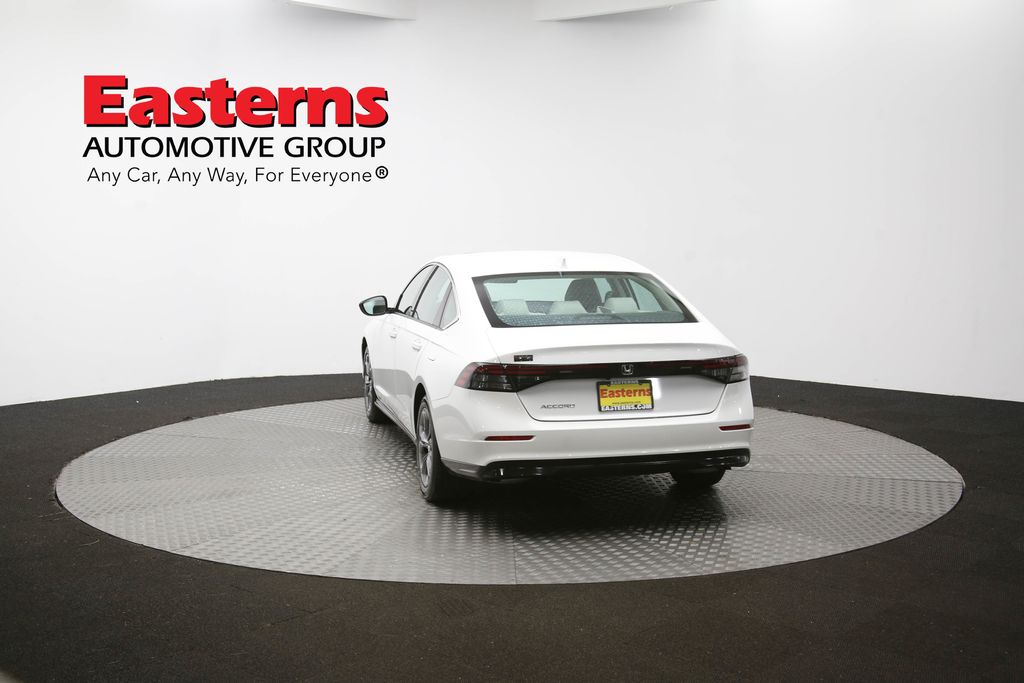 Vehicle image 30 of 98