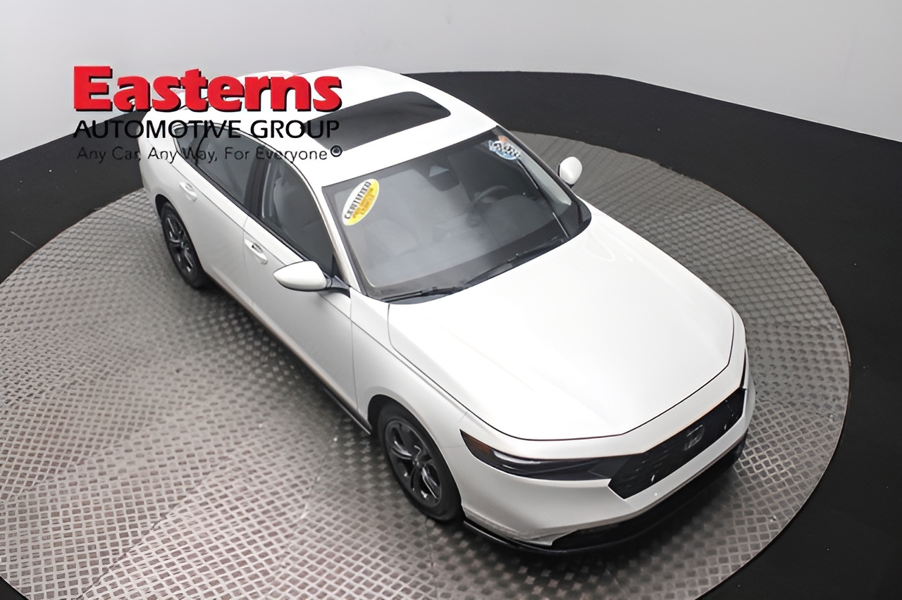 Vehicle image 76 of 98