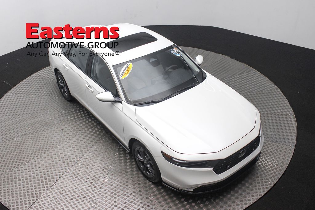 Vehicle image 14 of 98