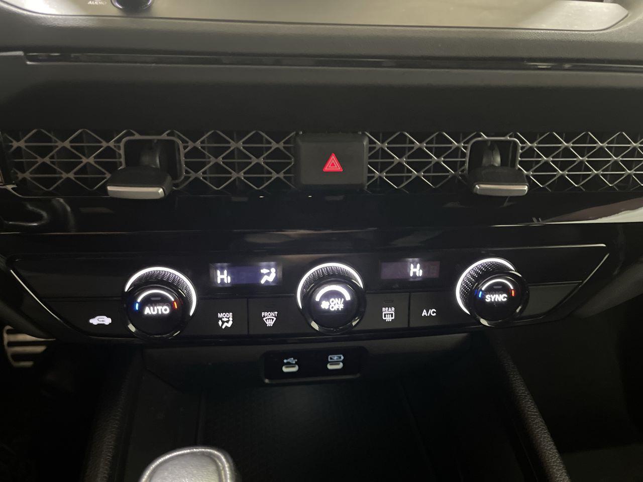 Vehicle image 18 of 25