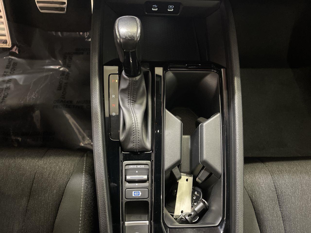 Vehicle image 19 of 25