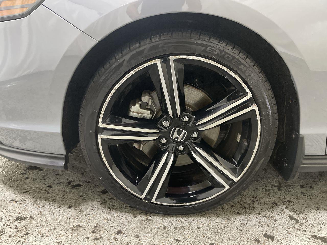 Vehicle image 10 of 25