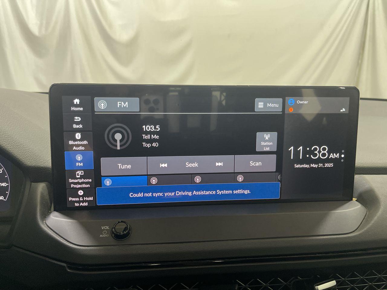 Vehicle image 16 of 25