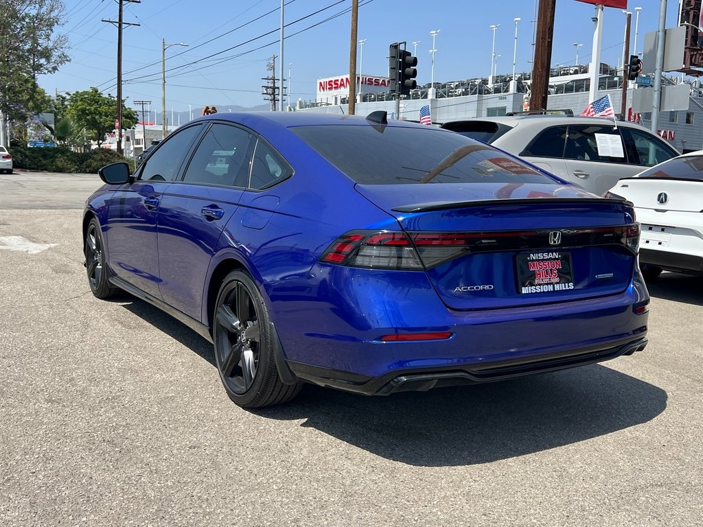 Vehicle image 6 of 28