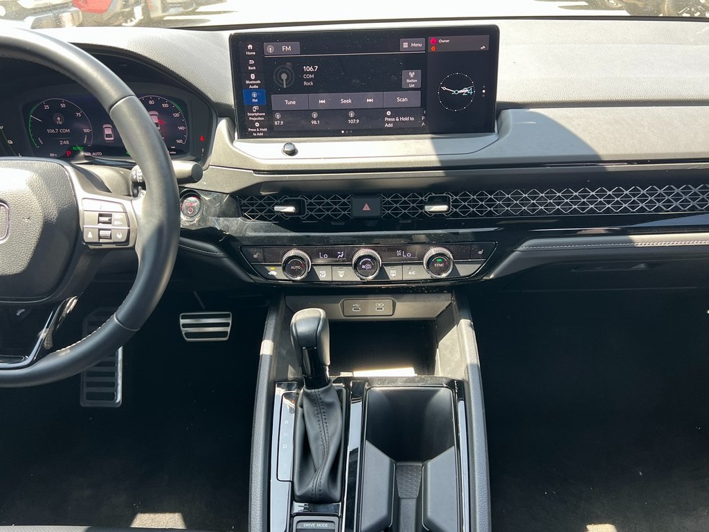 Vehicle image 17 of 28