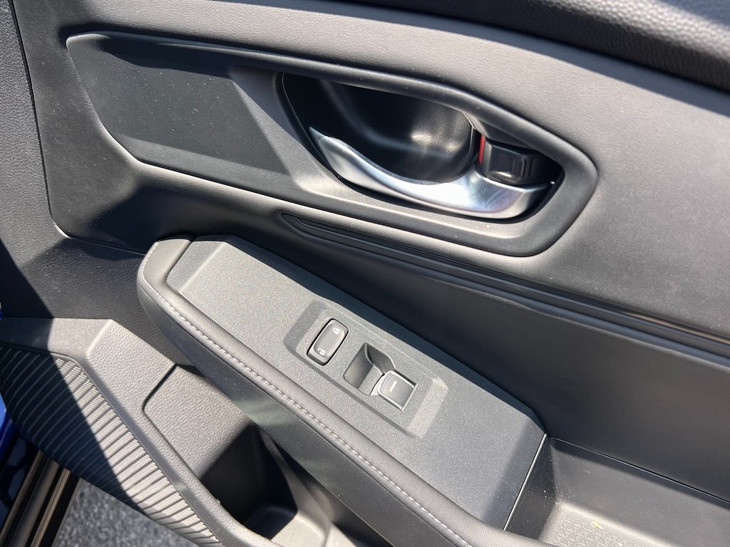 Vehicle image 24 of 28