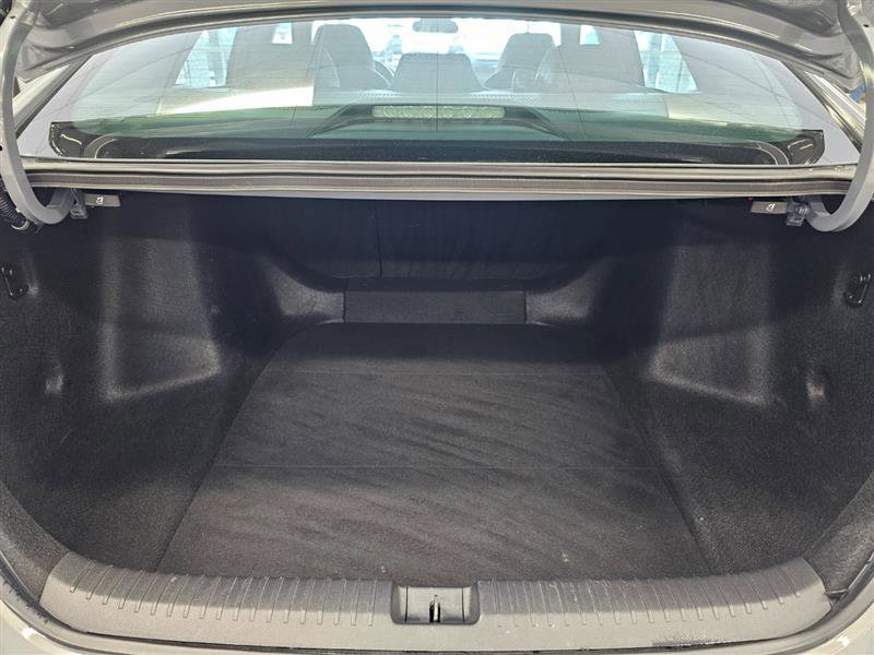 Vehicle image 13 of 27