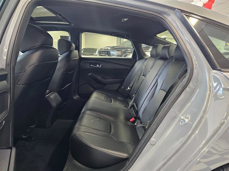 Vehicle image 12 of 27