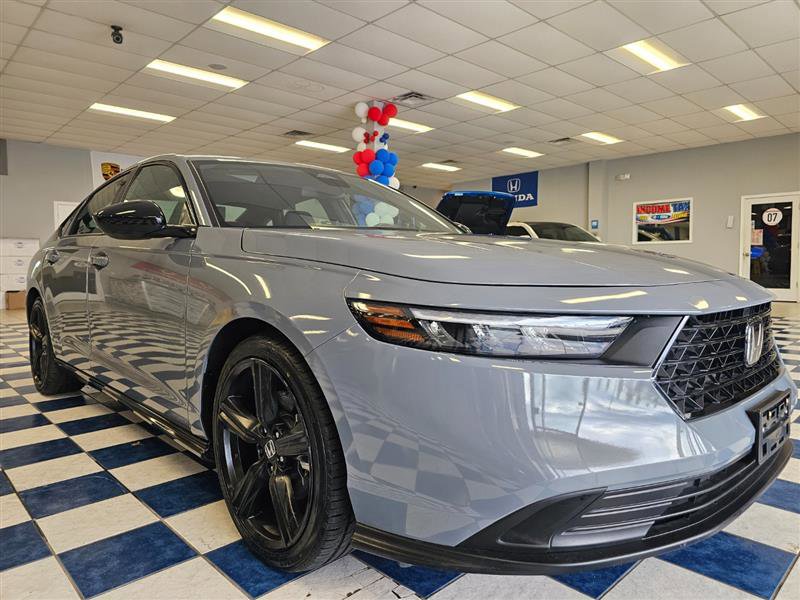 Vehicle image 9 of 27