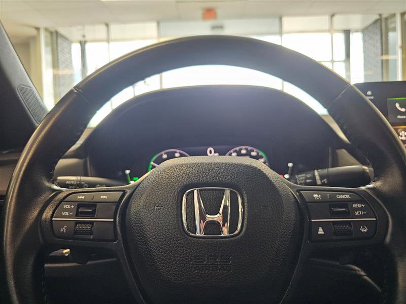 Vehicle image 21 of 27