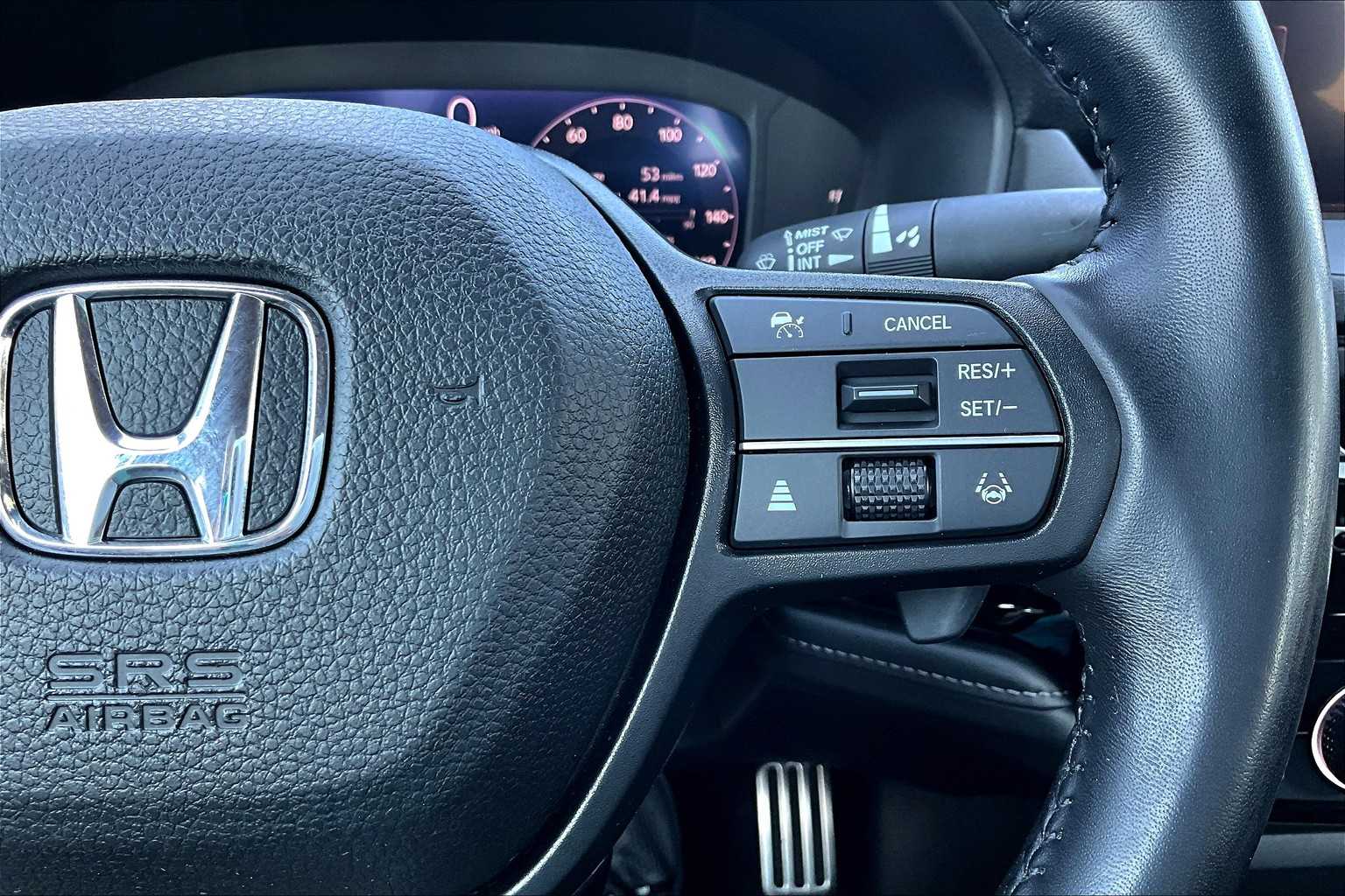 Vehicle image 19 of 34