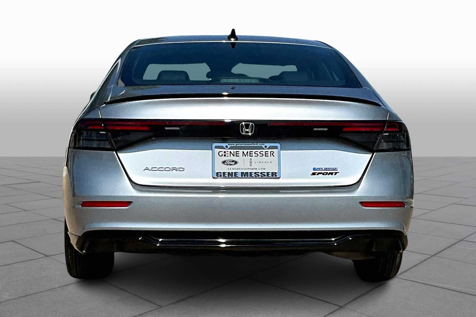 Vehicle image 5 of 34