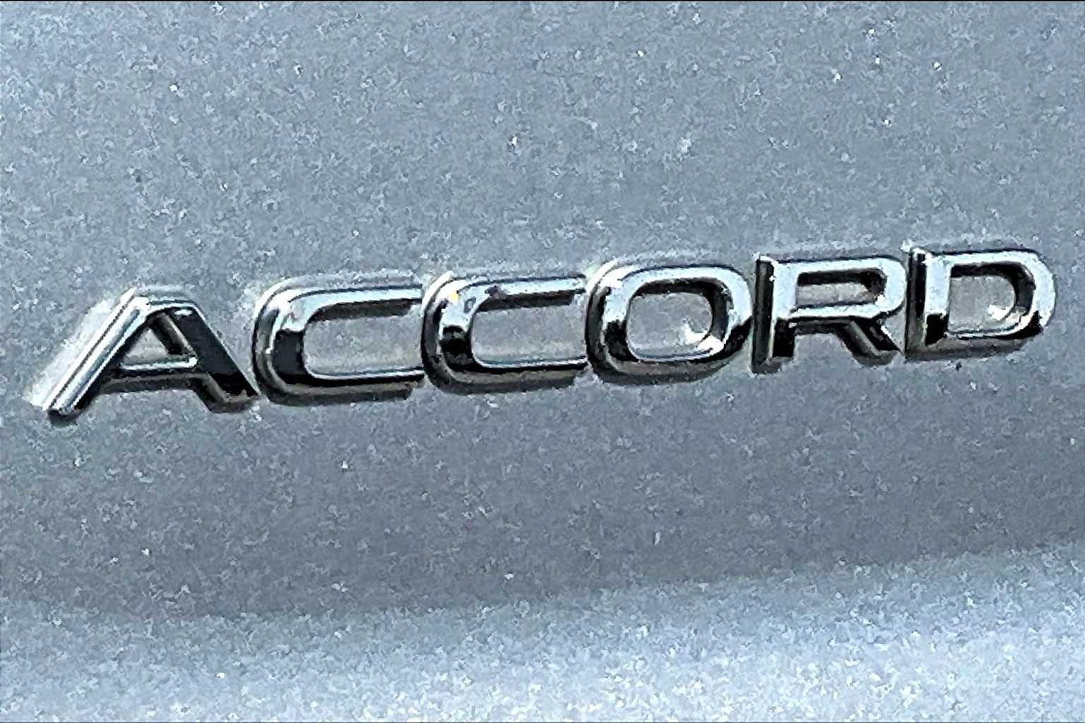 Vehicle image 26 of 34