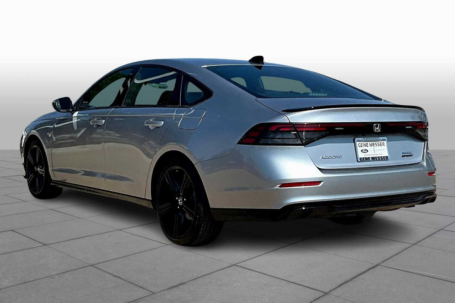 Vehicle image 6 of 34