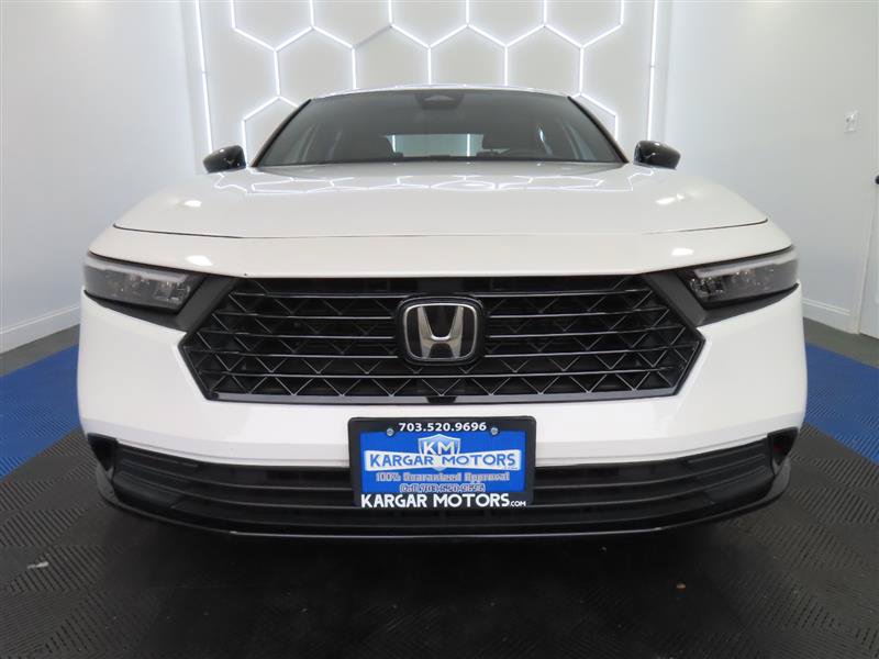 2023 Honda Accord Hybrid Sport-L Image 2 of 31