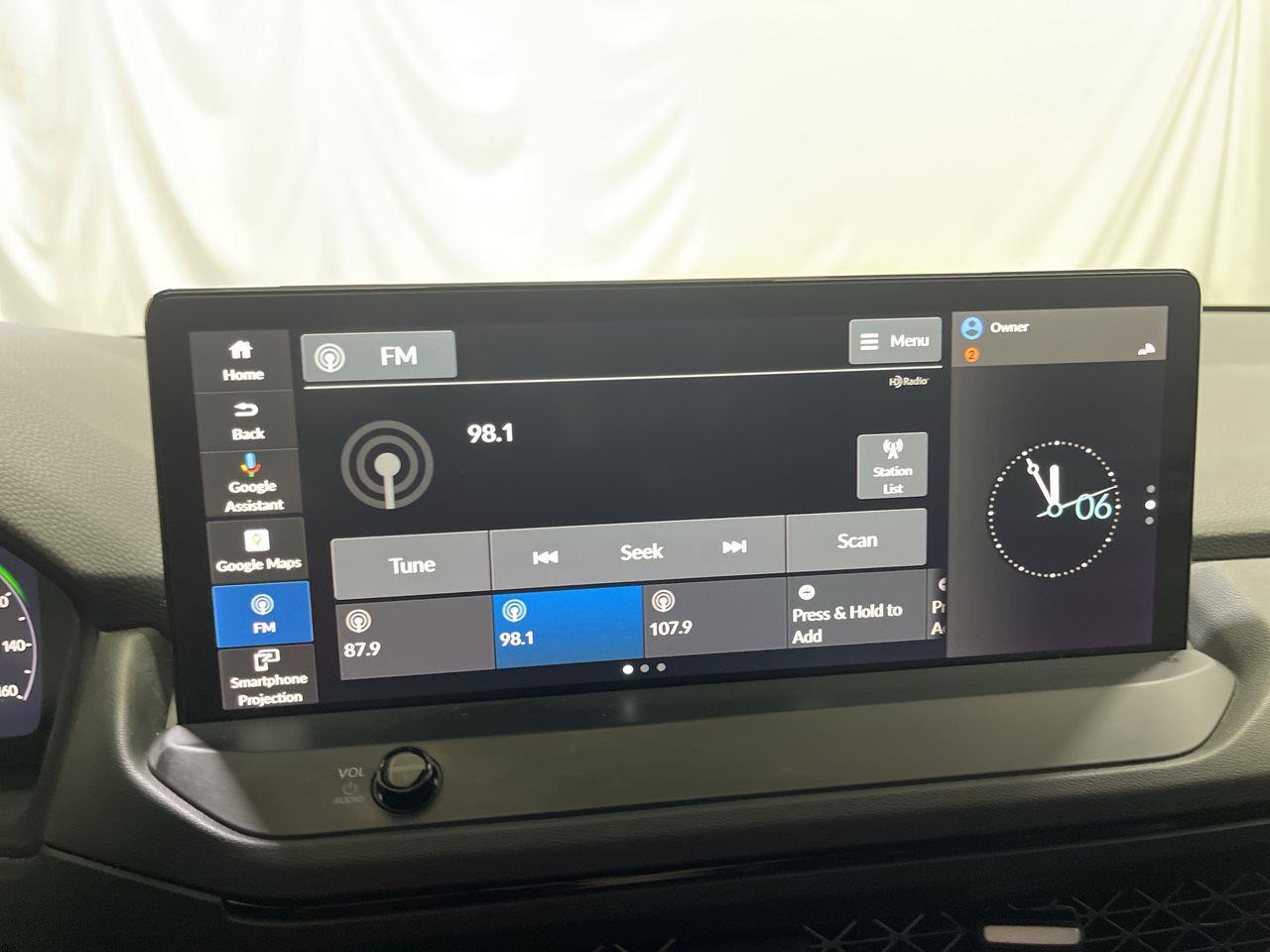 Vehicle image 17 of 26