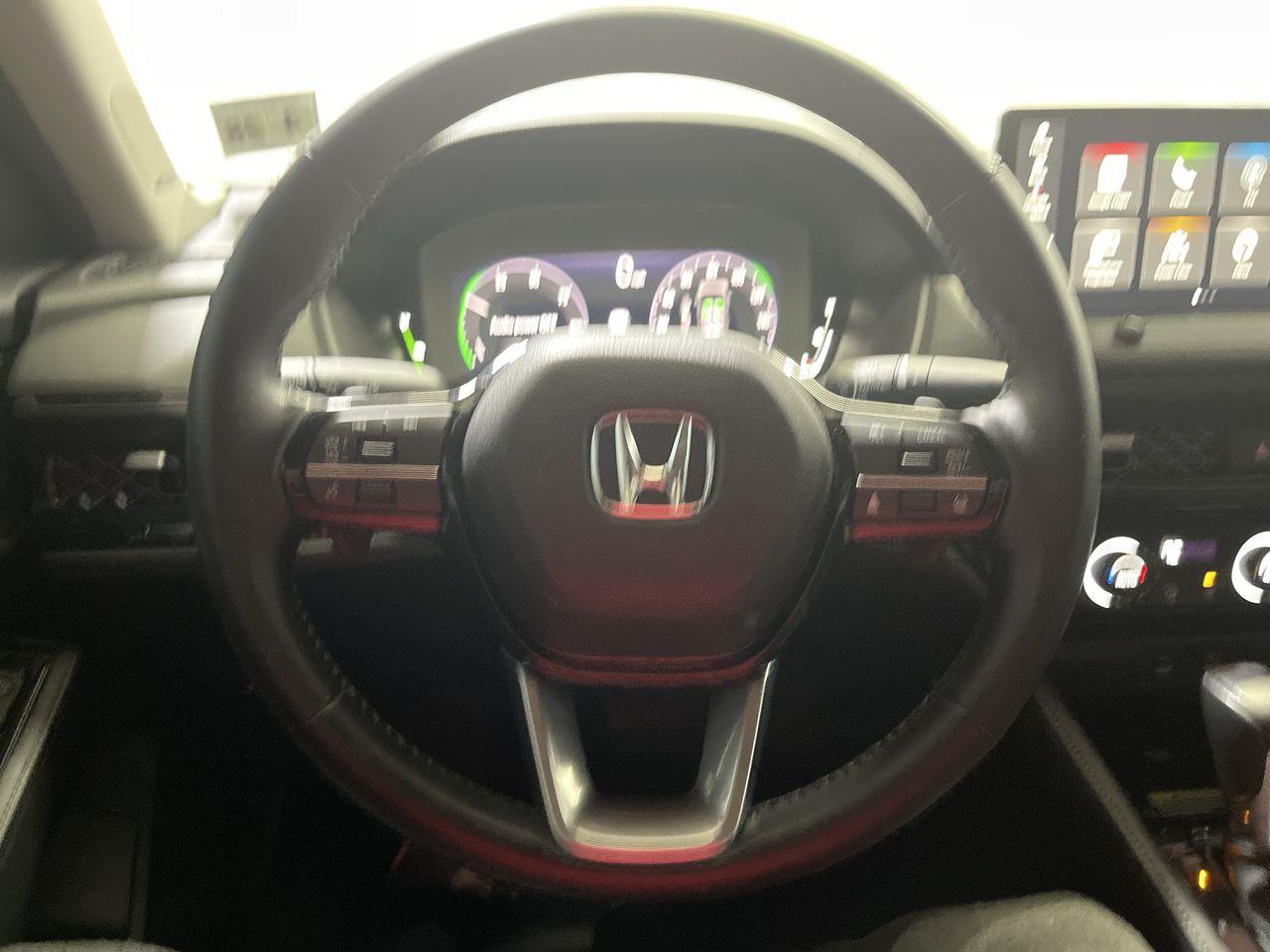 Vehicle image 24 of 26