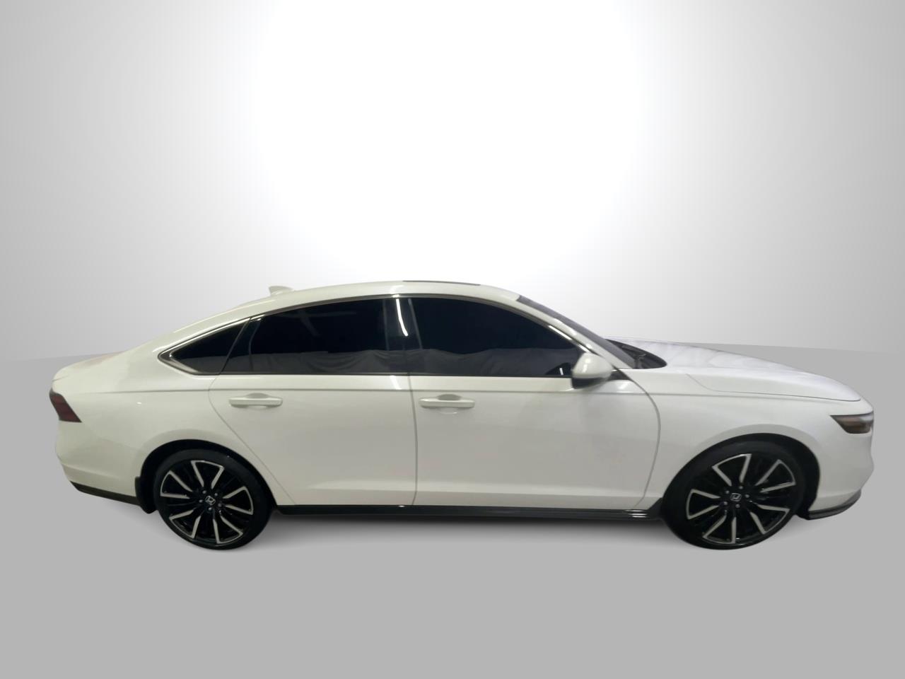 Vehicle image 5 of 26