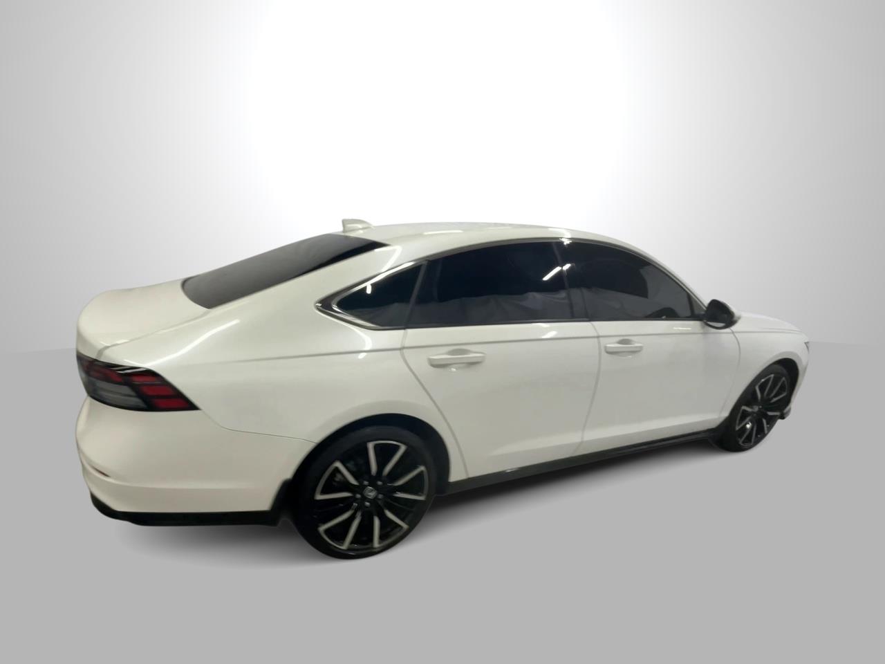 Vehicle image 6 of 26