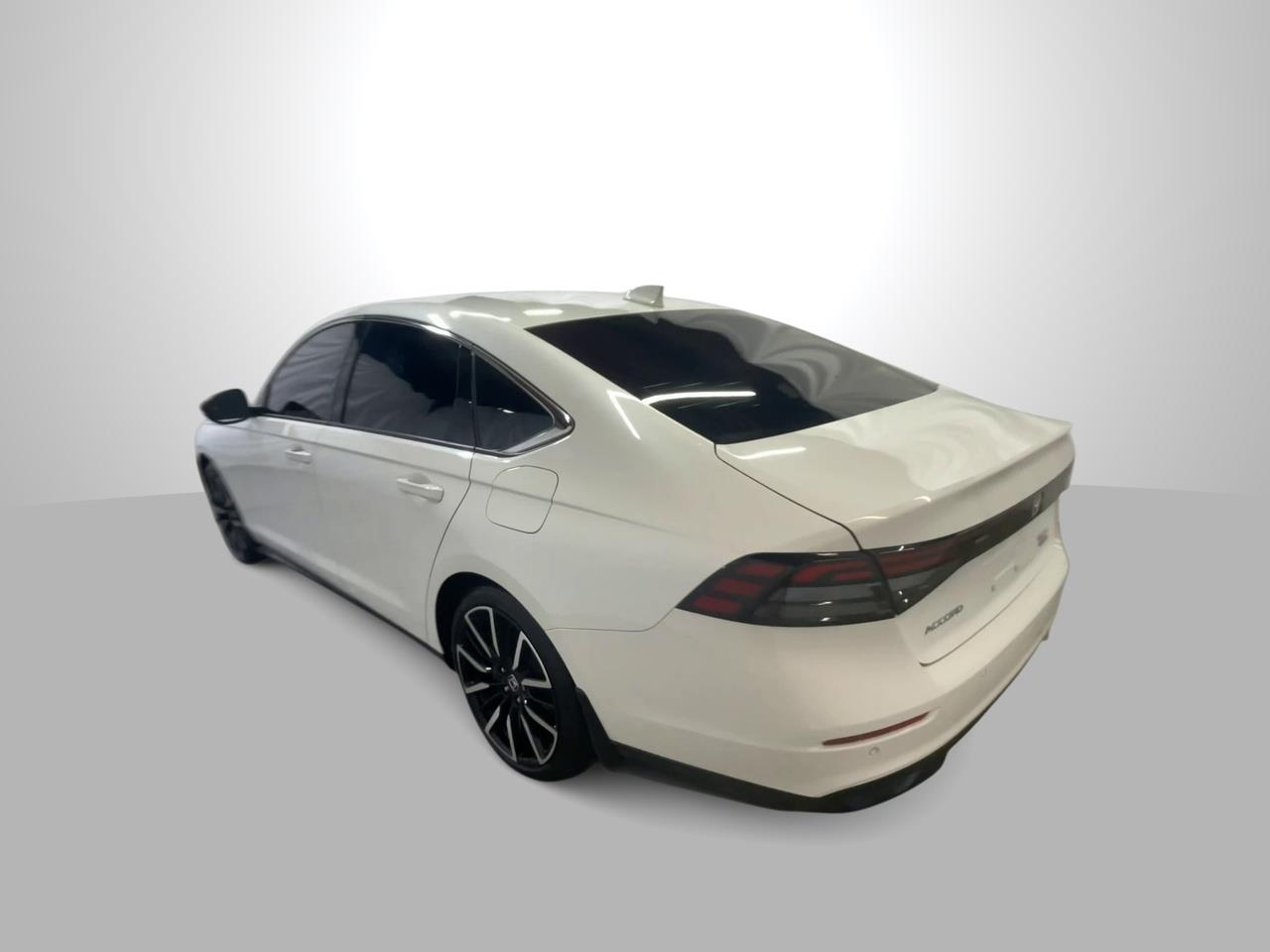 Vehicle image 7 of 26