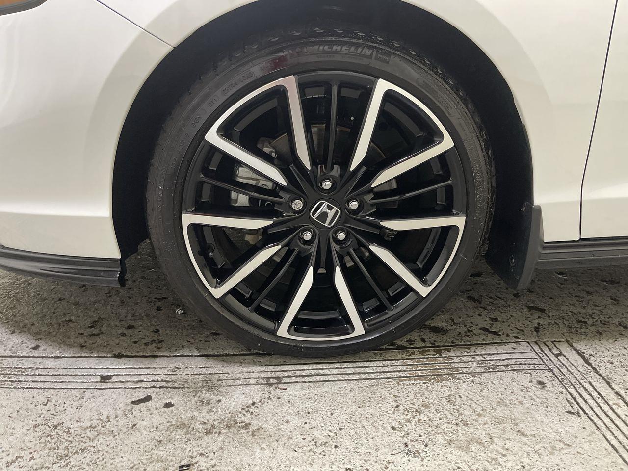 Vehicle image 10 of 26