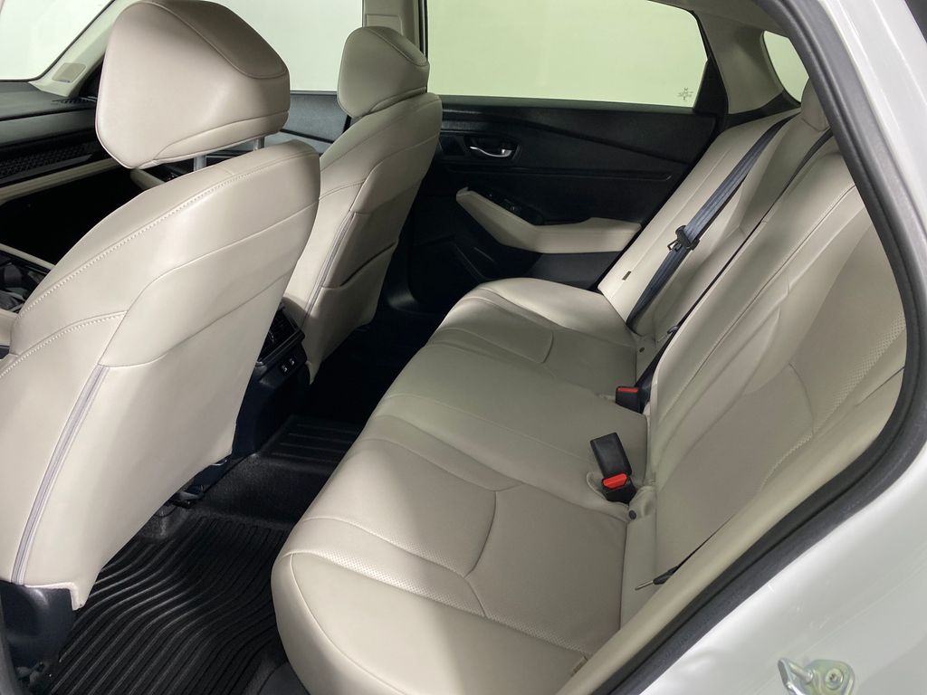 Vehicle image 26 of 36