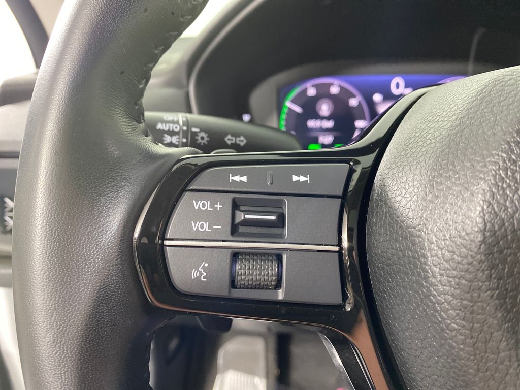 Vehicle image 13 of 36