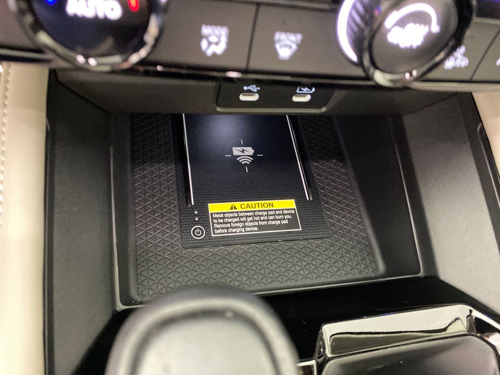 Vehicle image 20 of 36