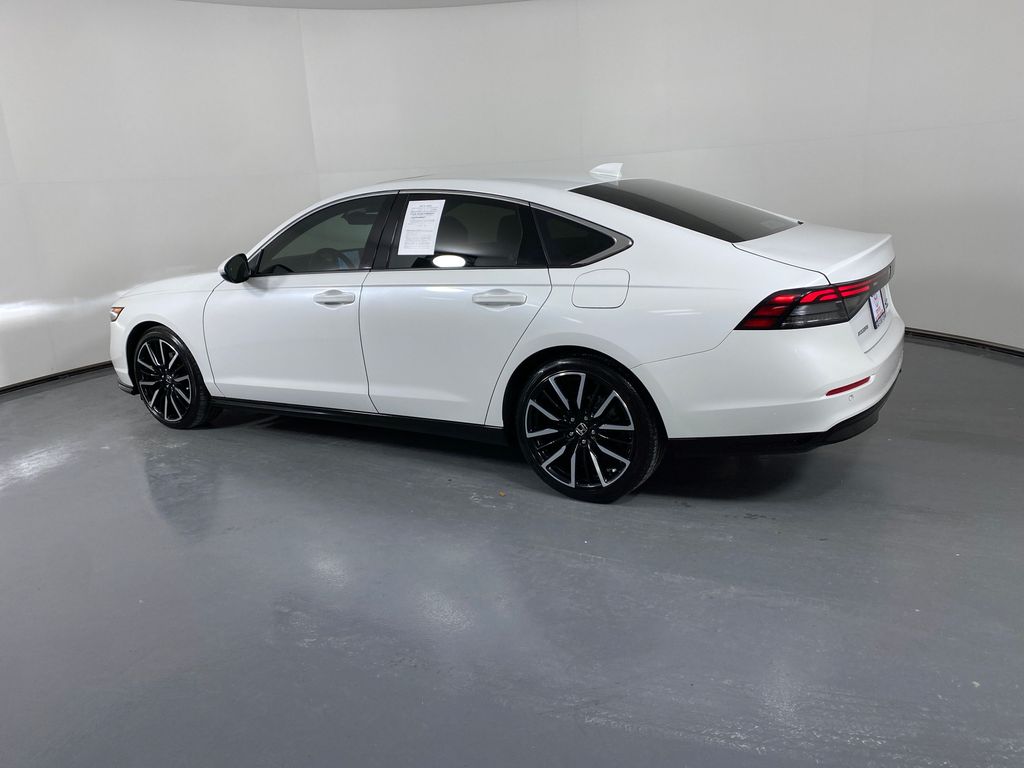 Vehicle image 6 of 36