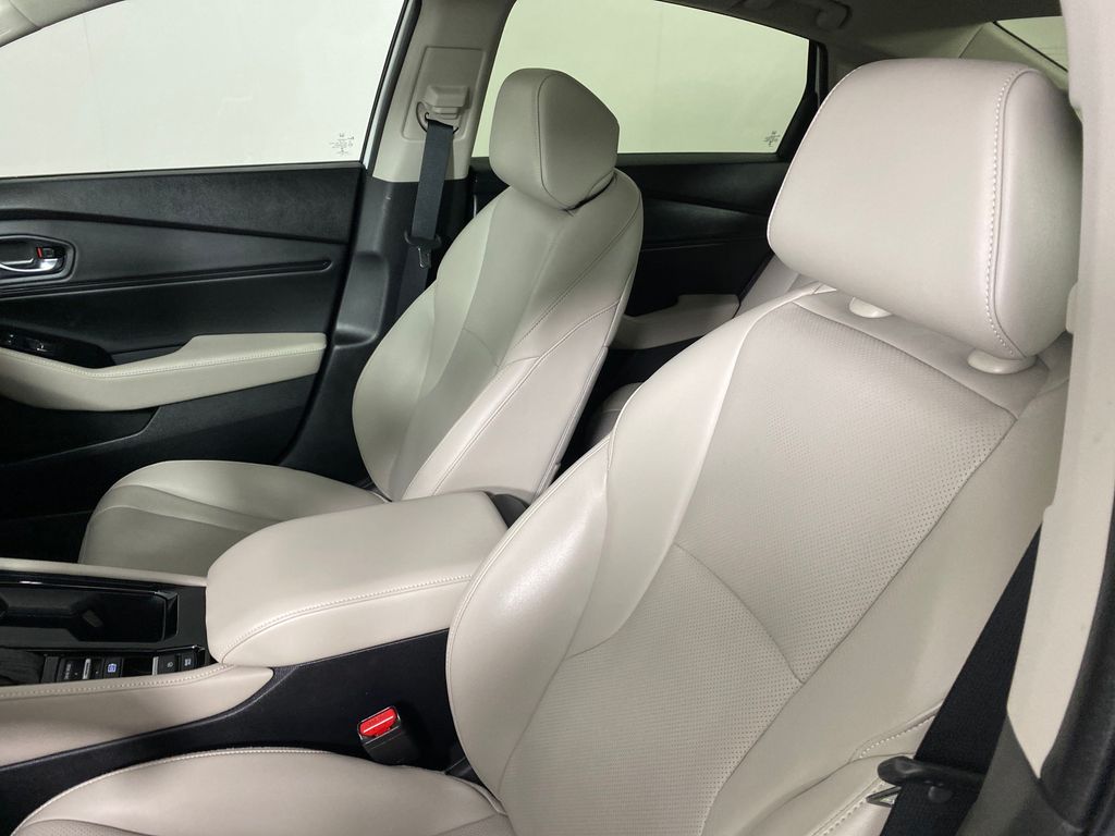 Vehicle image 8 of 36