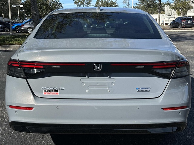2023 Honda Accord Hybrid Touring Image 6 of 32