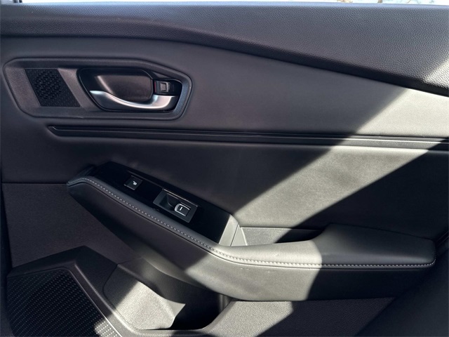 2023 Honda Accord Hybrid Touring Image 21 of 32