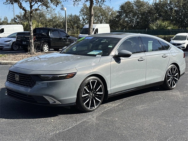2023 Honda Accord Hybrid Touring Image 1 of 32