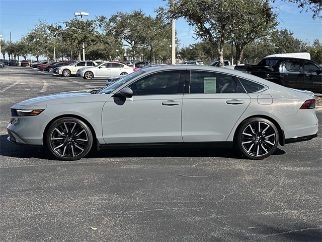 2023 Honda Accord Hybrid Touring Image 8 of 32