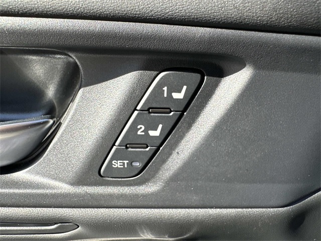 2023 Honda Accord Hybrid Touring Image 22 of 32