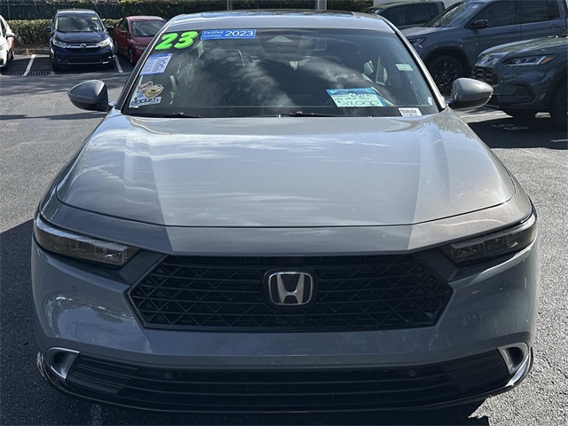 2023 Honda Accord Hybrid Touring Image 2 of 32