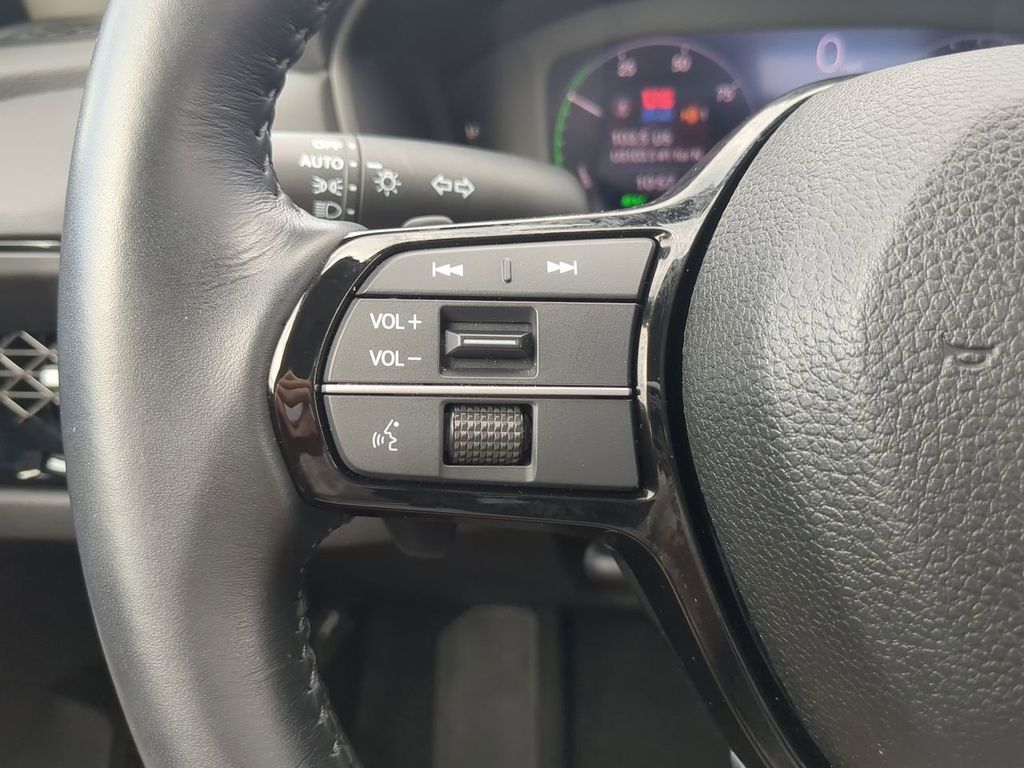 2023 Honda Accord Hybrid Touring Image 30 of 31