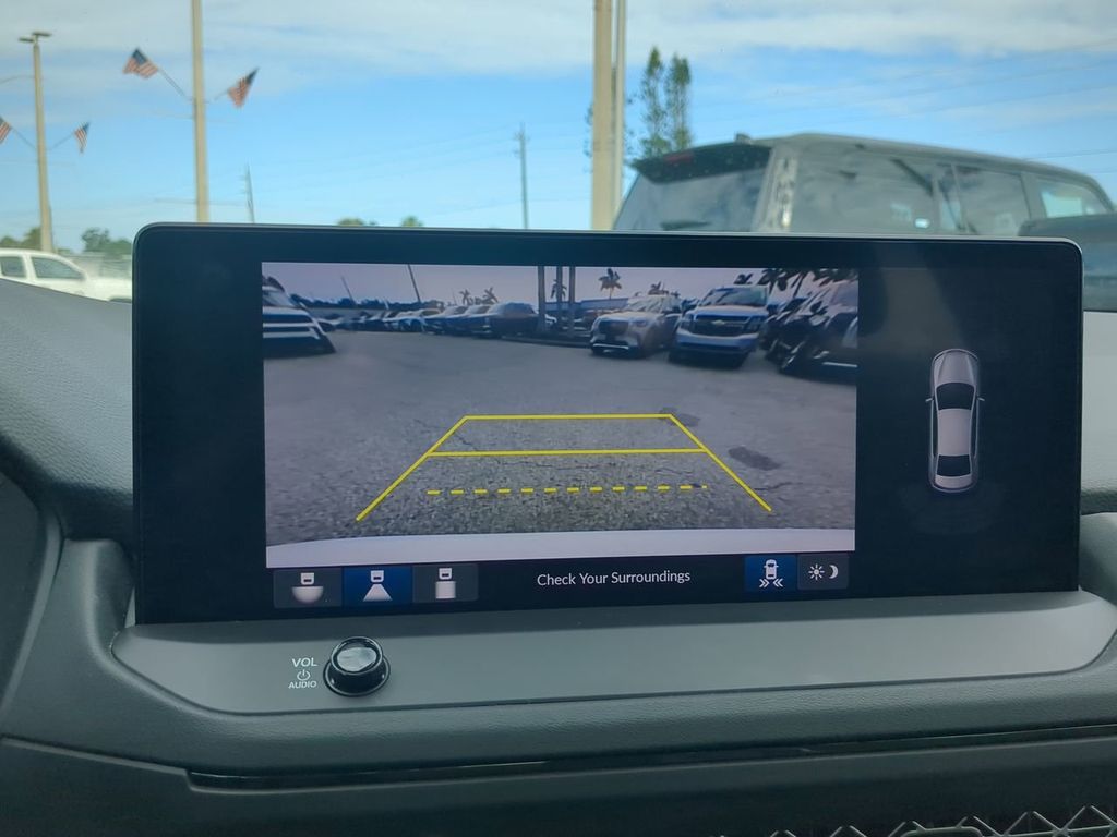 2023 Honda Accord Hybrid Touring Image 21 of 31