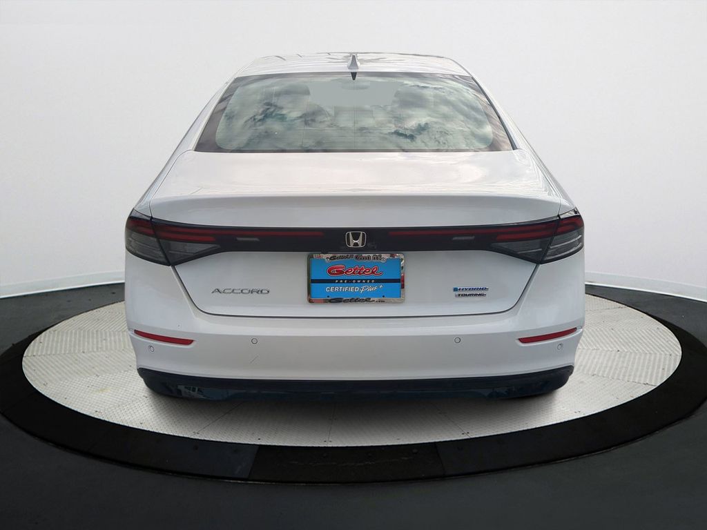2023 Honda Accord Hybrid Touring Image 6 of 31