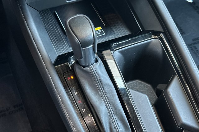 Vehicle image 21 of 37