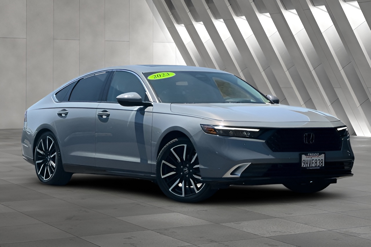 Vehicle image 31 of 37