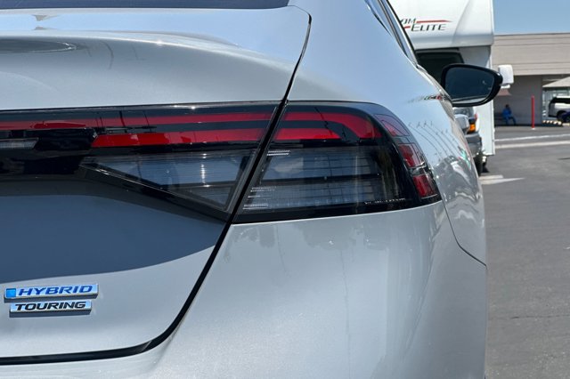Vehicle image 27 of 37