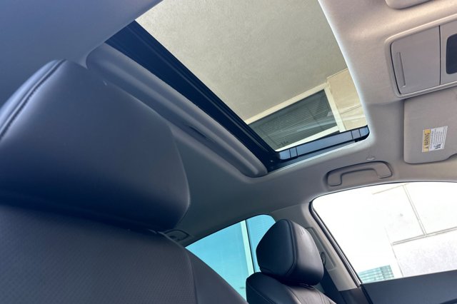 Vehicle image 16 of 37