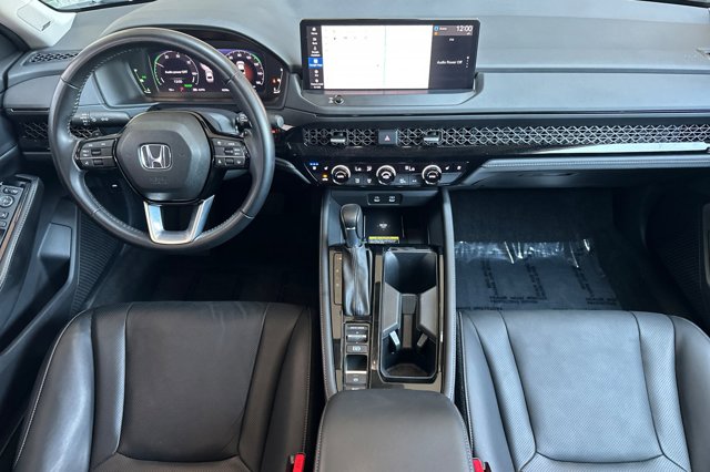 Vehicle image 13 of 37