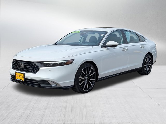 2023 Honda Accord Hybrid Touring Image 1 of 34