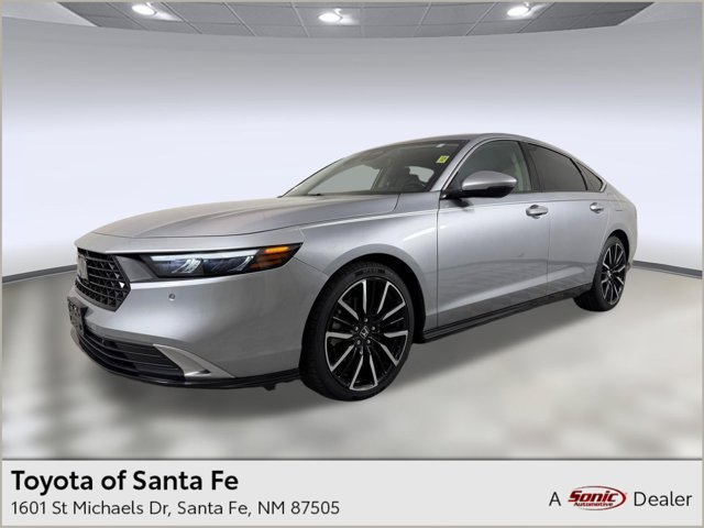 2023 Honda Accord Hybrid Touring Image 1 of 31