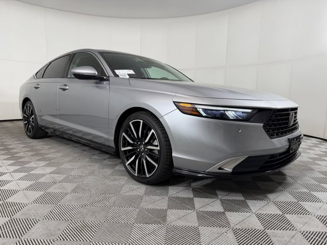 2023 Honda Accord Hybrid Touring Image 3 of 31