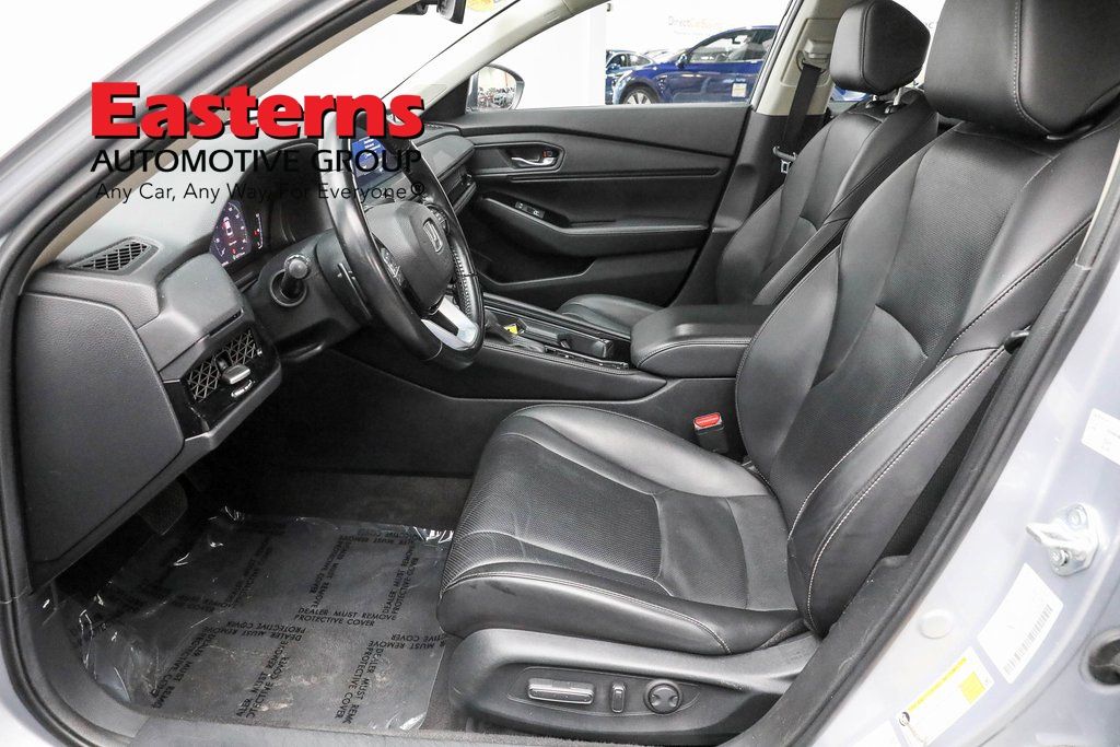Vehicle image 43 of 63