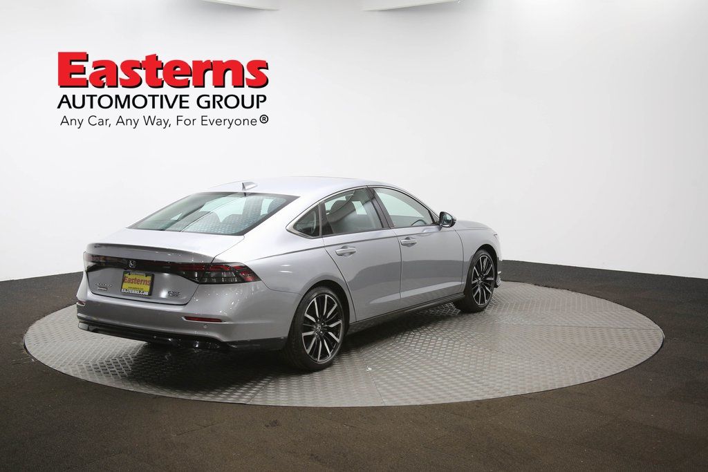 Vehicle image 17 of 63